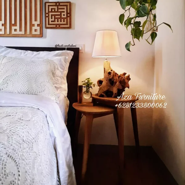 Gambar Lampu Meja Kamar Tidur Motif Natural Kayu Jati