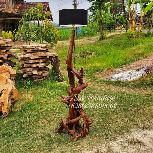 Gambar Lampu Sudut Unik Akar Kayu Jati