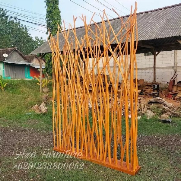 Gambar Desain Partisi Ruangan Minimalis Unik Kayu Jati